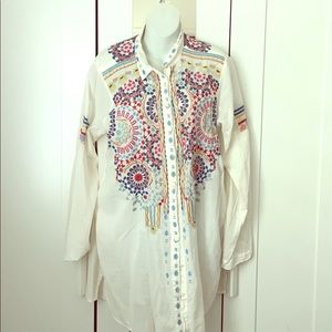 Johnny Was Embroidered Blouse 🌺🌸
